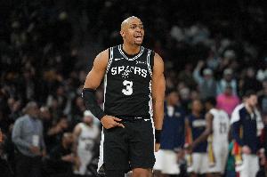 队魂!凯尔登·约翰逊13中8高效贡献20分 三分7中4 配图