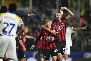 萨勒马科尔斯：几天前跟埃斯图皮尼安聊过，我告诉他要坚持住 配图