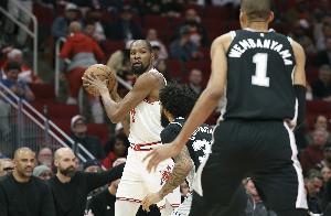 两代天赋怪!文班亚马对阵杜兰特交手战绩为5胜3负 文班稍占上风 配图