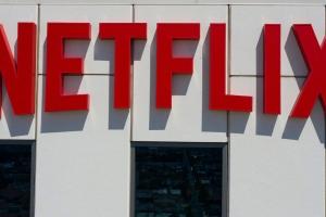 Netflix收购蝙蝠侠扮演者本·阿弗莱克创办的AI影视技术公司 配图