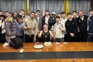 28岁生日！胡明轩更博：感谢祝福 第二阶段见！ ​​​ 配图