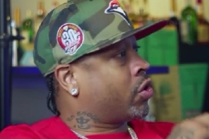 艾弗森：统治力的中锋在我心里是奥尼尔 我自称小鲨鱼 配图