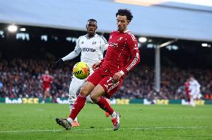 回声报：琼斯若染黄次回合禁赛，加拉塔萨雷7人身背2黄有禁赛风险 配图