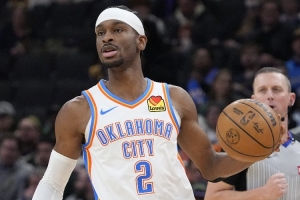 亚历山大第四次单赛季场均30+且TS60%+ 将追平乔丹保持的历史纪录 配图