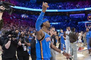 SGA谈主场球迷：他们改变了走势 在这里我们才能发挥出最佳水平 配图