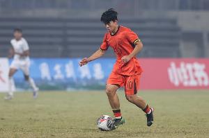 记者:海牛邝兆镭和西海岸刘致成,均入选中国U17男足集训名单 配图