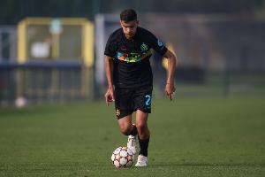 官方:国米外租中场卡尔博尼完成右膝韧带手术,将开始康复训练 配图