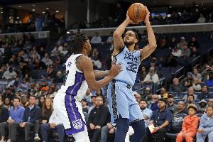 人挪活!吕佩尔13中5砍下生涯新高20分外加8板 三分8中4 配图