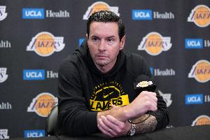 雷迪克谈现代NBA防守：不再死记硬背战术 更多是概念性阅读比赛 配图