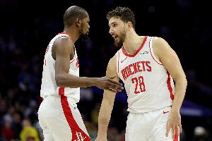 不容有失！ESPN明日胜率预测：火箭高达63.3% 猛龙为36.7% 配图