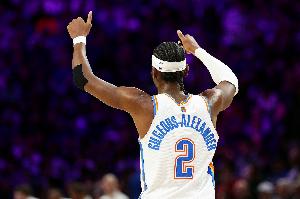 事先就知道要后仰三分？亚历山大：我有答案 但得先看到题目才行 配图