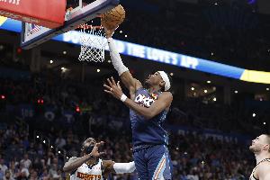 亚历山大:掘金下半场几乎都包夹我 所以关键时刻我必须快速出手 配图