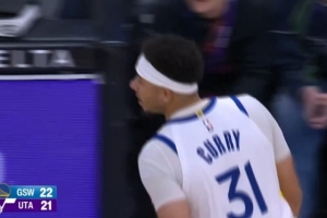 上来就进！塞斯·库里时隔三个月复出命中首记三分 配图