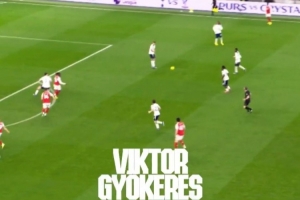 官方：约克雷斯对阵热刺时弧顶抽射破门，当选阿森纳2月最佳进球 配图