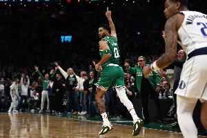 队记：塔图姆明天可以出战马刺 普理查德出战成疑 配图