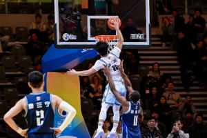 直播吧专访徐杰：全明星乃正赛首扣 做小个子球员标杆是终极目标 配图