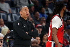 解说：加兰经典小心脏球员 伦纳德真强&面对海量夹击仍能开无双 配图