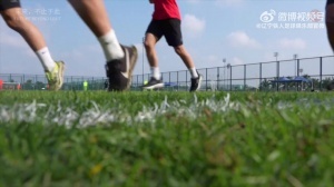 本期《MATCH DAY》视频,我们真实记录了这场比赛的台前幕后 配图