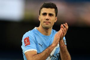 只警告+罚款!泰晤士:为避免停赛,罗德里和曼城致信英足总解释 配图