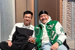 老队友！王大雷社媒晒与张弛合照：1314 配图