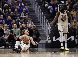 EPSN预测明天胜率：背靠背第二战的勇士65.5% 公牛34.5% 配图