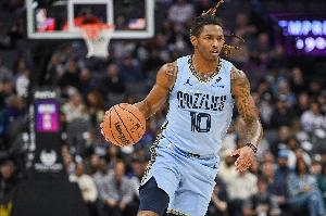 【菜鸟】斯莫尔19分7板3助2断 克赖尔11分5板 辛森12分4三分杀勇 配图