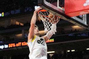 轻松两双&填满数据栏！菲利波夫斯基12中6拿下19分15板5助2断1帽 配图