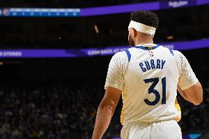 投手本色！赛斯·库里时隔三个月复出首节三分球2投2中砍6分1助 配图