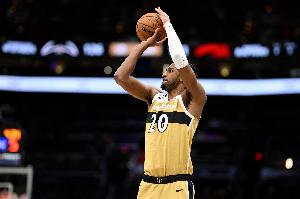 早知道不休息了!萨尔首节7中6轰13分 与阿德巴约对飚半节 配图