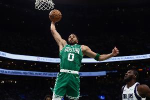 追梦:塔图姆复出对NBA和篮球这项运动都太棒了 对他只有喜欢尊重 配图