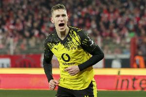 记者：皇马和利物浦有意施洛特贝克，多特提出丰厚合同希望其留队 配图