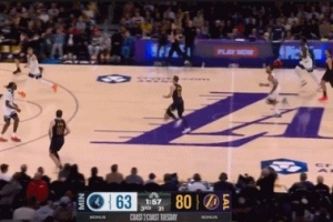 詹姆斯都来击掌！肯纳德反击一条龙长驱直入挑篮打停森林狼！ 配图