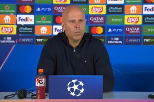 斯洛特：维尔茨错失了几乎空门的机会，裁判的判罚令人感到沮丧 配图