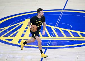 斯潘塞:勇士现在正处于赛季的关键时刻 要为了生存而奋力拼搏 配图