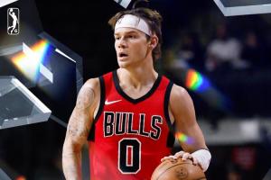 三连扣篮王杀疯了~麦克朗G联盟狂砍54分7板10助 但还是沦为了空砍 配图