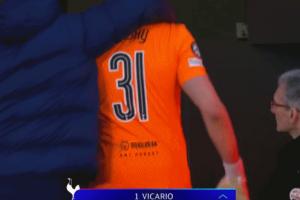 电讯报:金斯基被换下时 图多尔甚至没看一眼 这算什么执教方式? 配图