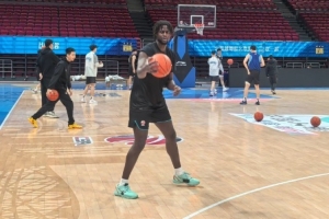 记者：四川签下外援卡迪姆·赛 此前效力于NBL江西场均9.5分4.5板 配图