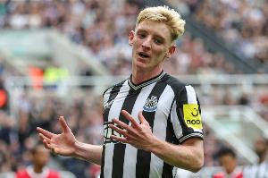 希勒：戈登即使身体不适，也本应争取在如此关键的比赛中首发 配图