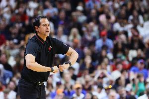 斯波:想设计些暂停后的战术给阿德巴约得分 又怕干扰比赛的节奏 配图