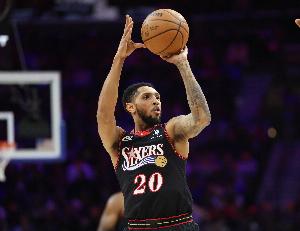 我要留在NBA~底薪佩恩三分8中8爆轰生涯新高32分 赛季中期才回归 配图