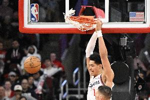 卢：尼德豪泽说回归后要变得更好 看到他受伤让人难受 配图