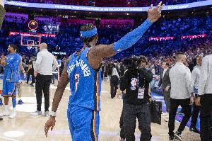 费尔顿:只想让SGA得到应有的赞美 人们都说他假摔但他真的能得分 配图