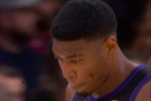 太激进了呀!八村塁第三节仅打2分钟便领到个人第5犯 被换下休息 配图