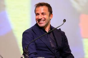 皮耶罗：拜仁进6个球是至少的，他们今天创造了15到20次绝佳机会 配图