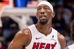 阿德巴约43投43罚揽83分！解说：刷出来的…挺没劲儿的 配图