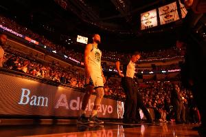 老瑞秋：真希望巅峰库里有阿德巴约这待遇 那样他能破多少纪录？ 配图