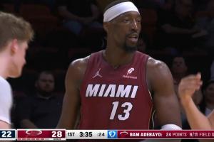 炸了炸了！阿德巴约9分钟爆轰25分！！ 配图