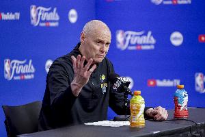 这边的竞争也很激烈!步行者不敌国王遭遇十连败 正式跌至倒数第1 配图