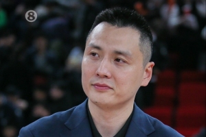 卢伟：李添荣复出 有很完美的表现 洛夫顿最近的情绪控制也很好 配图