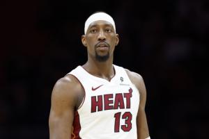 两罚一中~阿德巴约已轰71分 追平米切尔和利拉德并列现役第二高分 配图